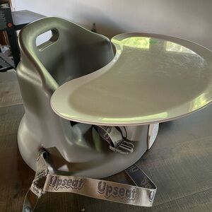 UPseat infant seat